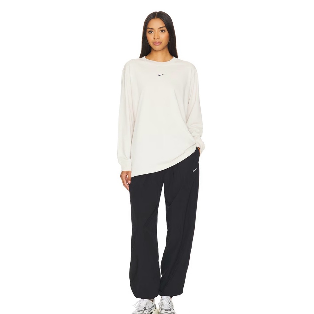 Nike Sportswear Essential Jogger in Black & White